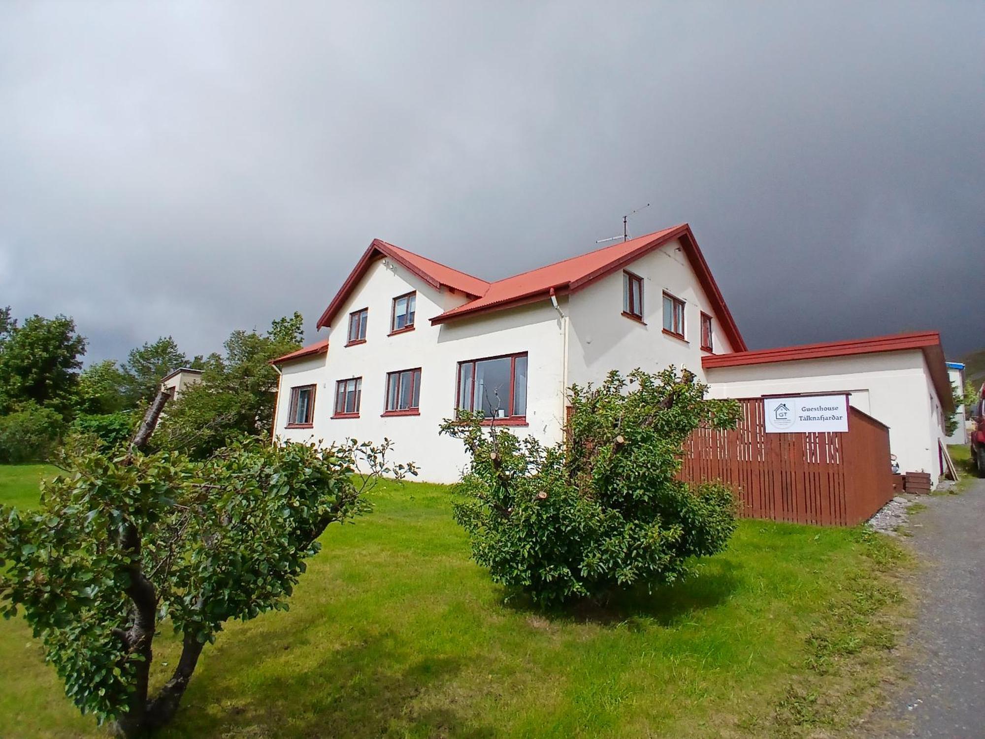 Guesthouse Talknafjoerthur Talknafjordur Exterior foto